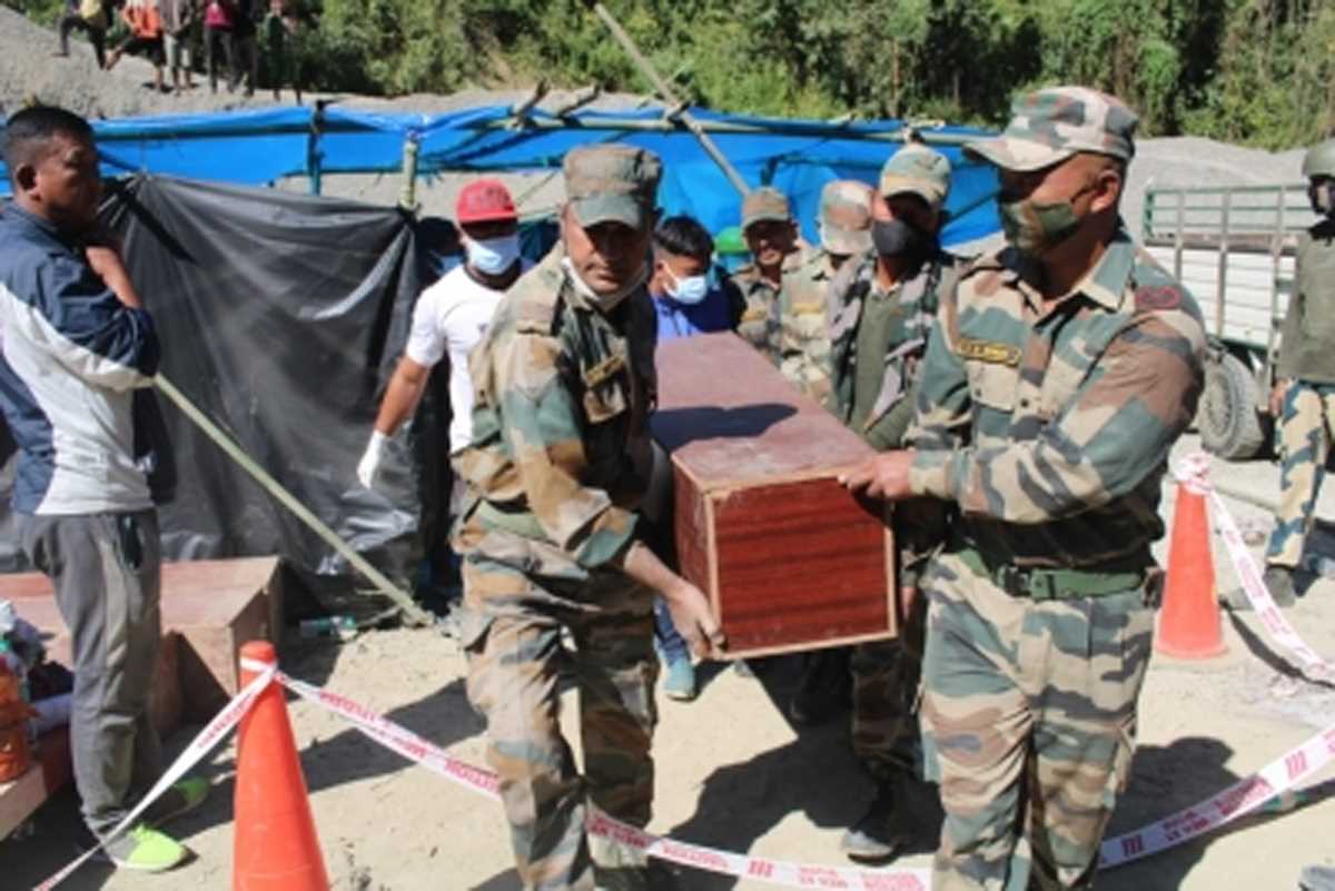 मिजोरम में पत्थर खदान ढहने से 12 में से दस शव बरामद